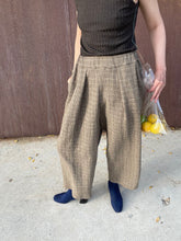 Load image into Gallery viewer, Pantalón Noriko miniplaid