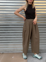 Load image into Gallery viewer, Pantalón Noriko miniplaid