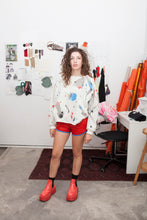 Load image into Gallery viewer, Sweater Kochin &quot;arty&quot; Martina white_blue&amp;red